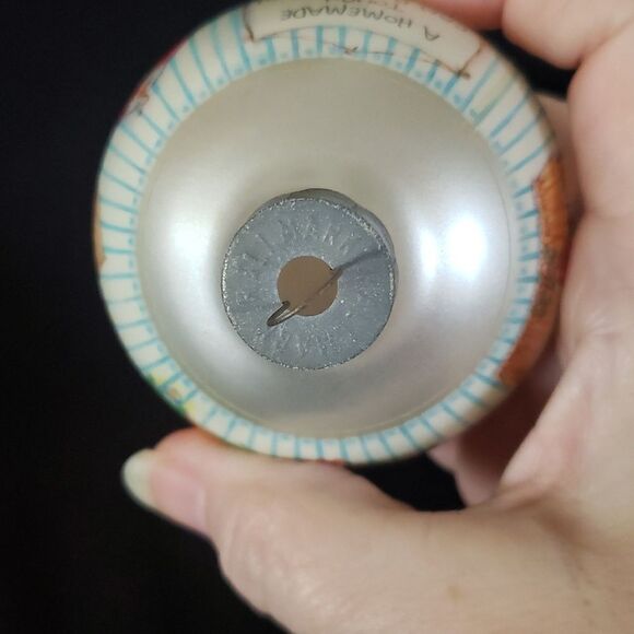 Vintage Hallmark Betsey Clark: Home for Christmas Glass Ball Ornament Dated 1988 - Picture 6 of 13